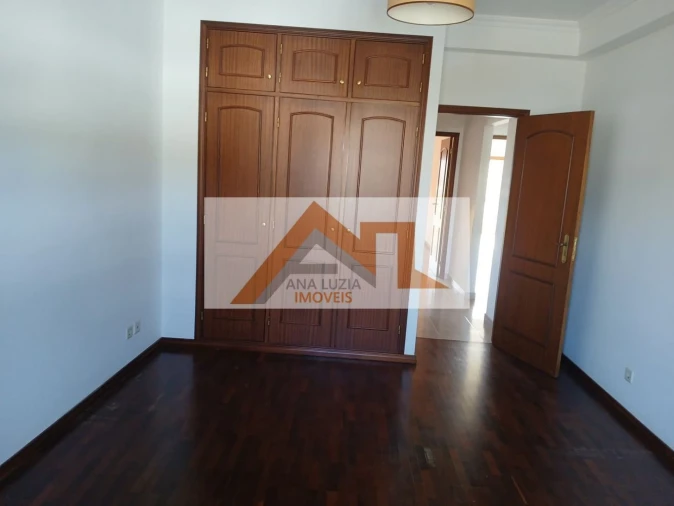 Apartamento T2 para Venda em Nazare Foto 5