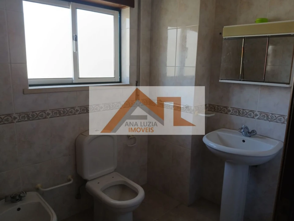 Apartamento T2 para Venda em Nazare Foto 3