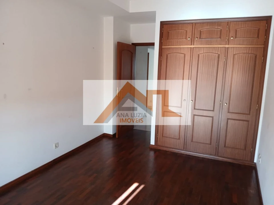Apartamento T2 para Venda em Nazare Foto 8