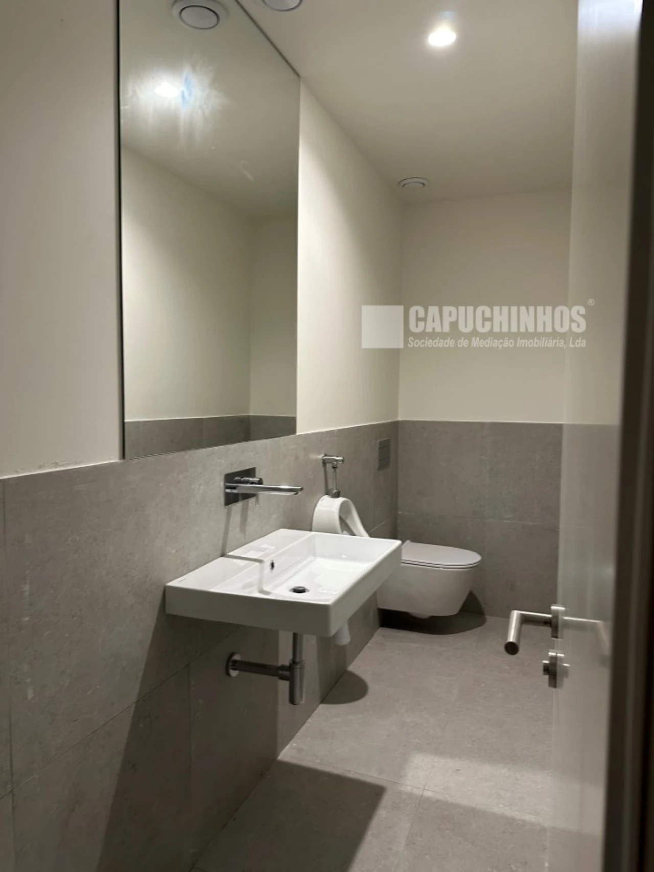 Loja para Arrendamento em Avenidas Novas Foto 11