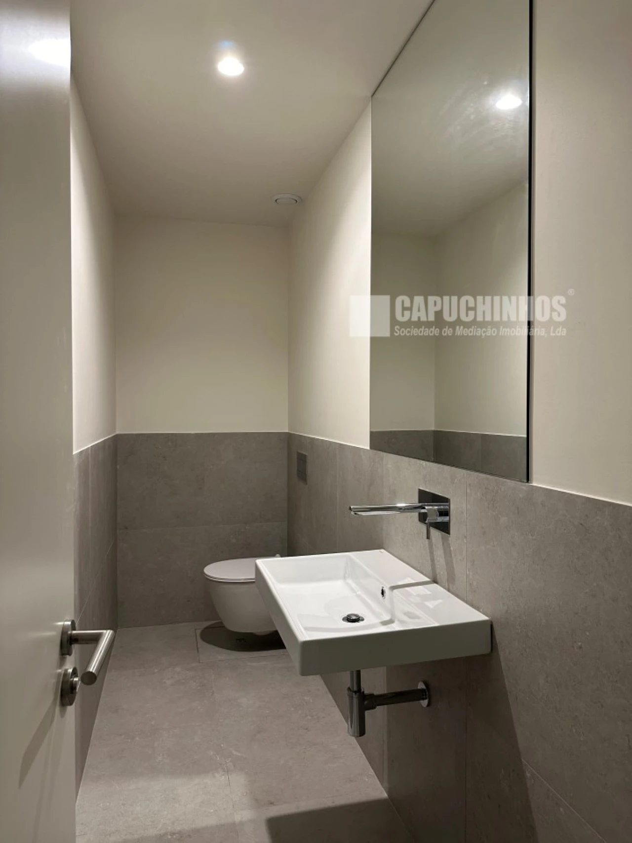 Loja para Arrendamento em Avenidas Novas Foto 12