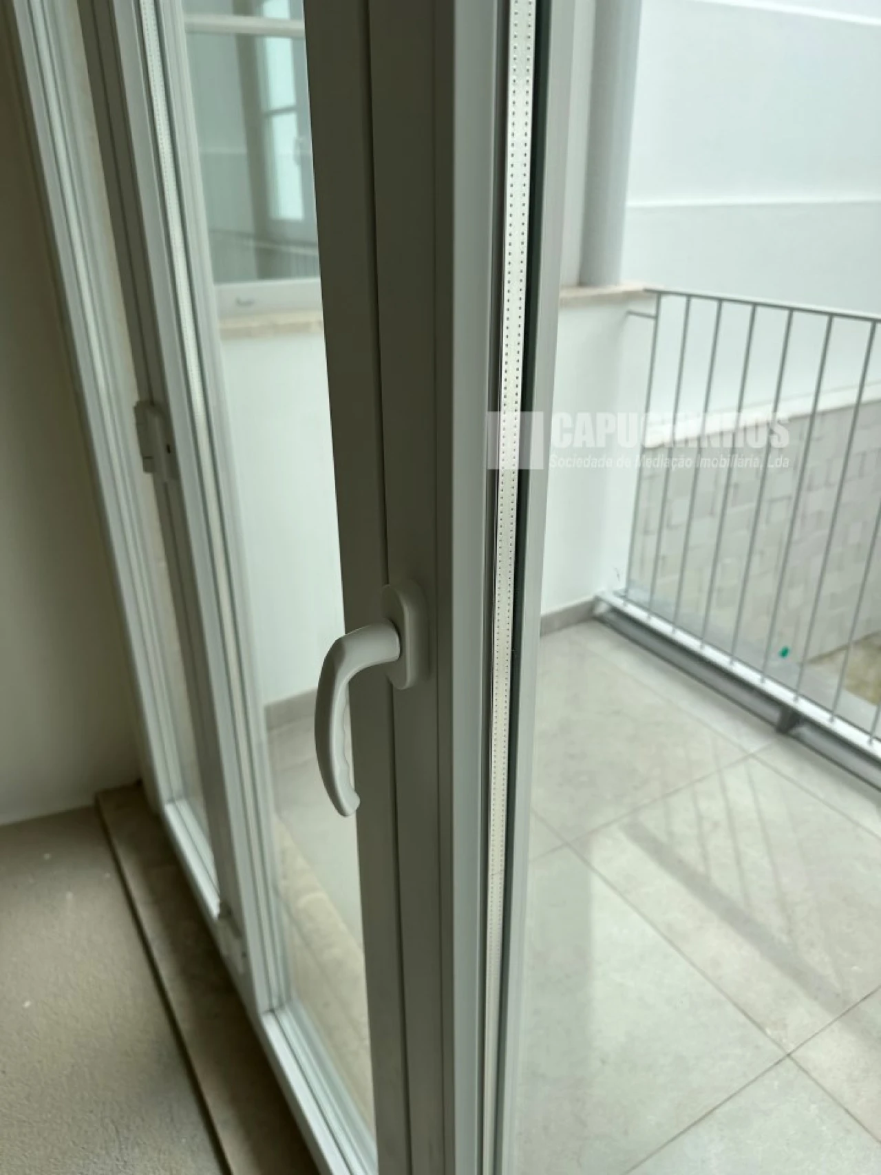 Loja para Arrendamento em Avenidas Novas Foto 8