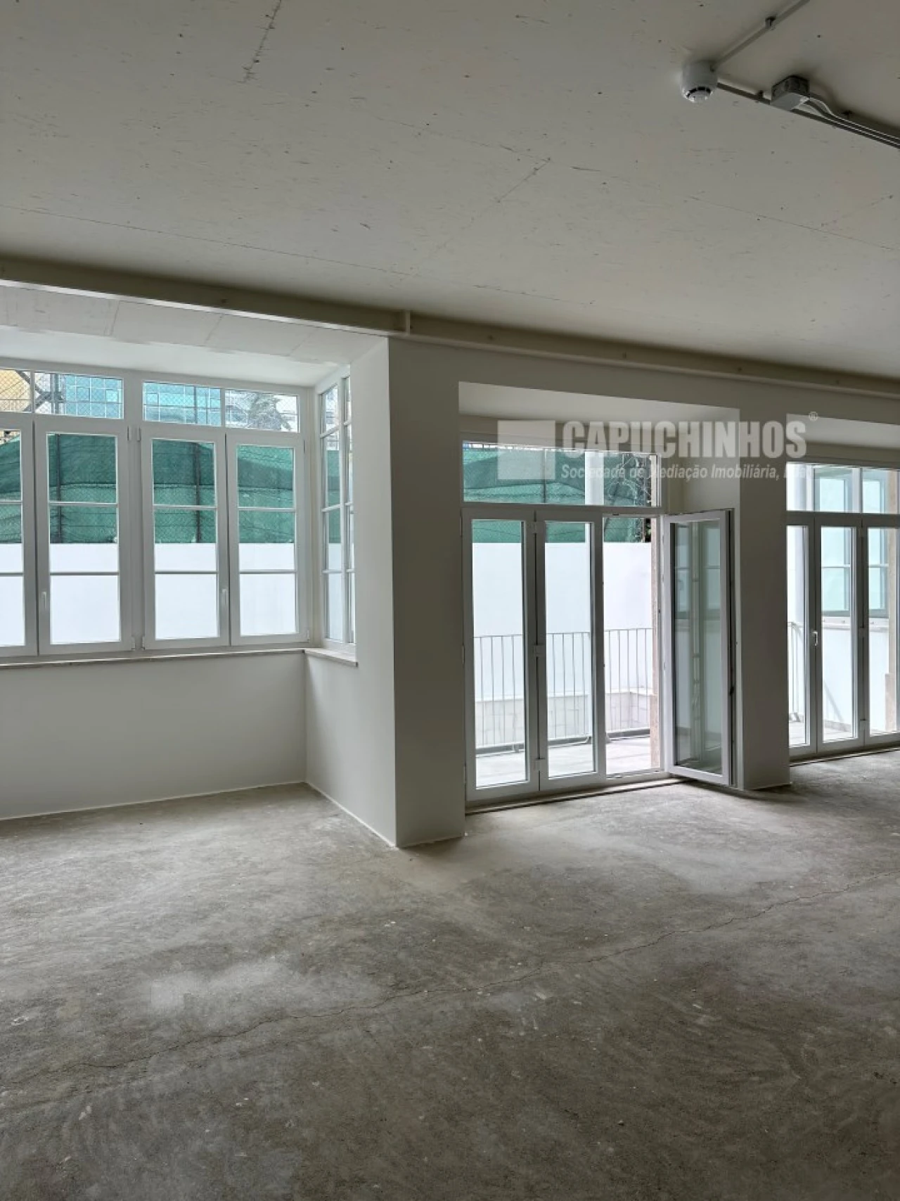 Loja para Arrendamento em Avenidas Novas Foto 6