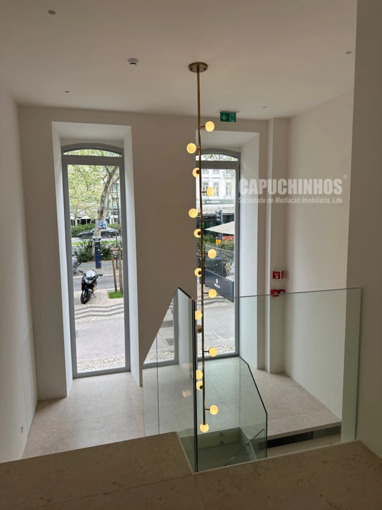 Loja para Arrendamento em Avenidas Novas Foto 2