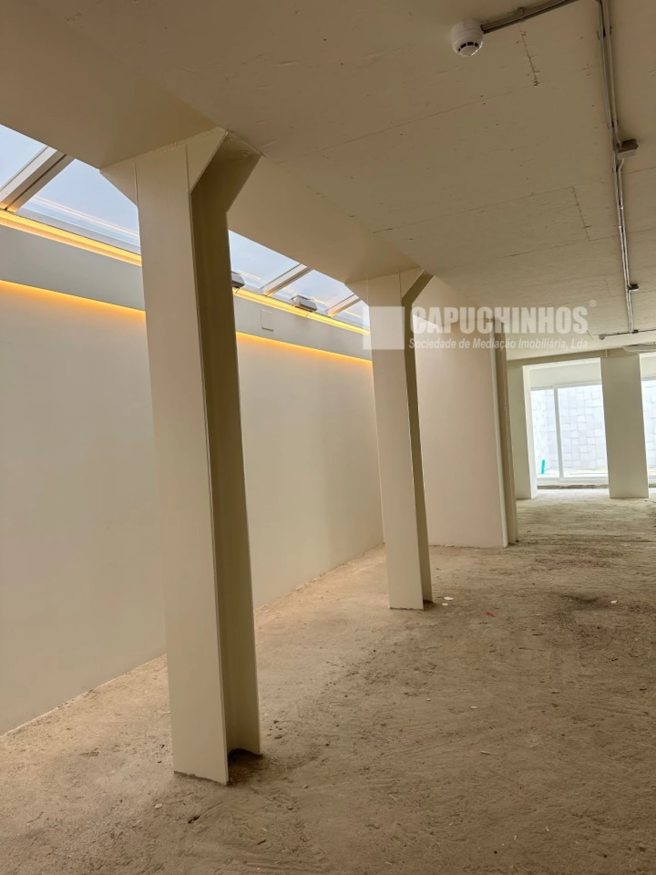 Loja para Arrendamento em Avenidas Novas Foto 5