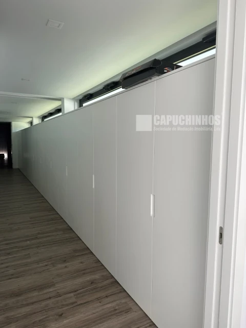 Moradia T5 para Venda em Charneca de Caparica e Sobreda