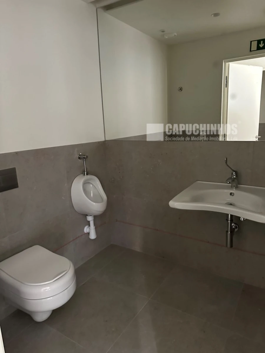 Escritório para Arrendamento em Avenidas Novas Foto 11