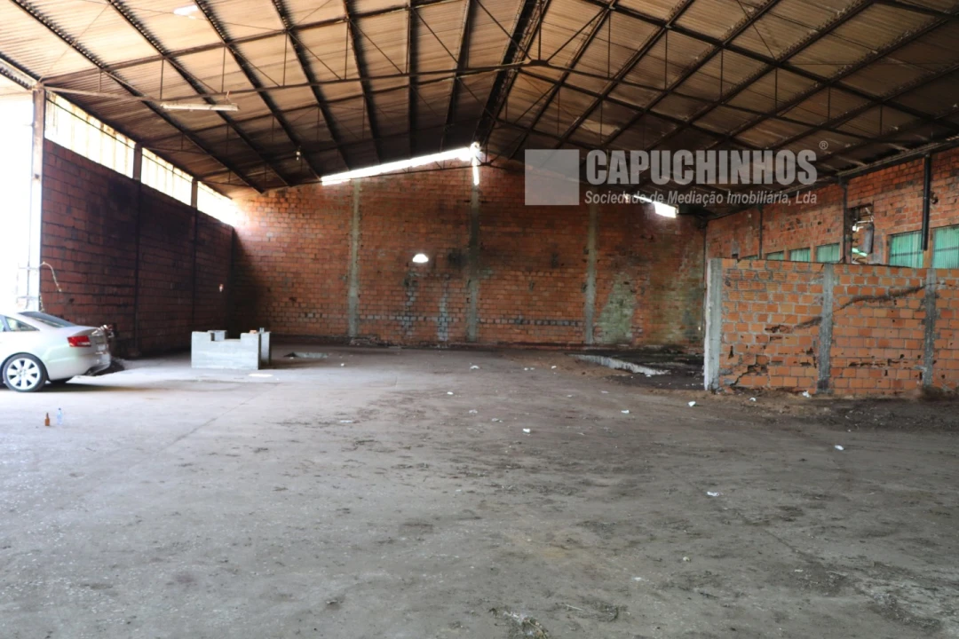 Armazém para Venda em São Pedro de Tomar Foto 3