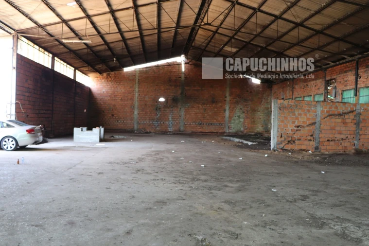 Armazém para Venda em São Pedro de Tomar Foto 3