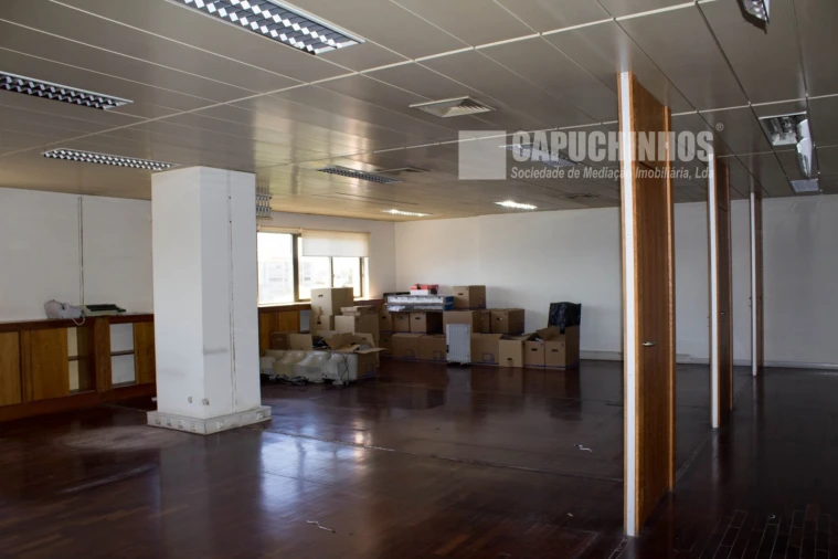 Escritório para Arrendamento em Algés, Linda-A-Velha e Cruz Quebrada-Dafundo Foto 14