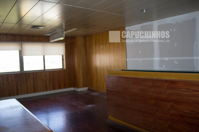 Escritório para Arrendamento em Algés, Linda-A-Velha e Cruz Quebrada-Dafundo Foto 16