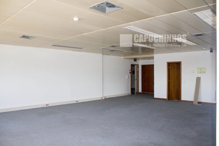 Escritório para Arrendamento em Algés, Linda-A-Velha e Cruz Quebrada-Dafundo Foto 19