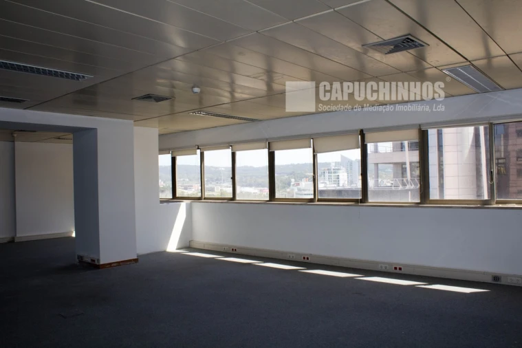 Escritório para Arrendamento em Algés, Linda-A-Velha e Cruz Quebrada-Dafundo Foto 22