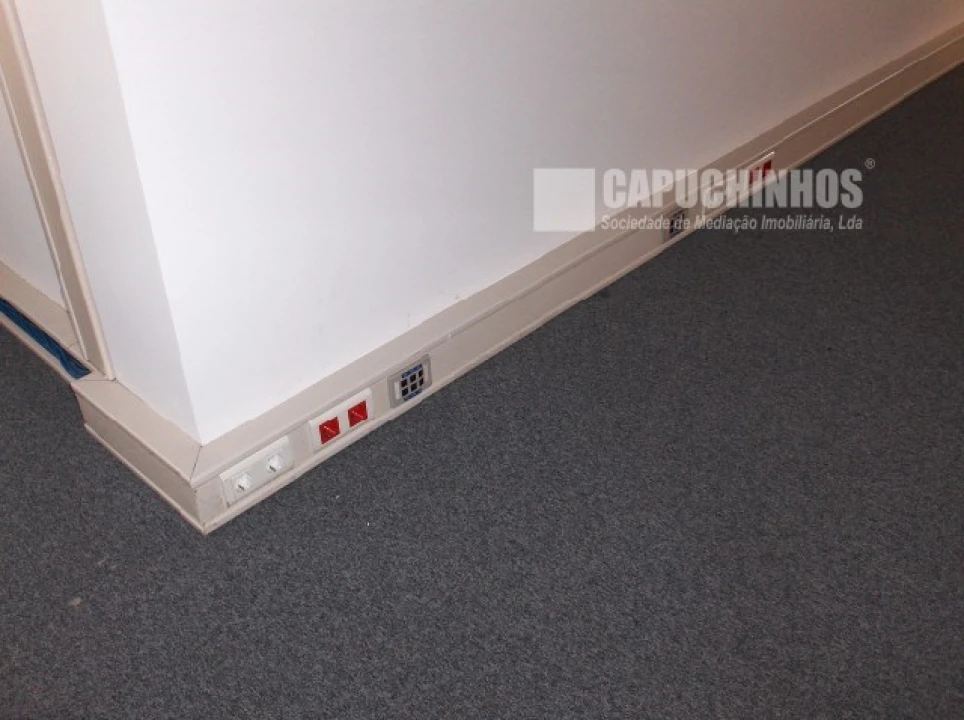 Escritório para Venda em Algés, Linda-A-Velha e Cruz Quebrada-Dafundo Foto 5