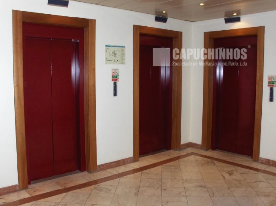 Escritório para Venda em Algés, Linda-A-Velha e Cruz Quebrada-Dafundo Foto 6