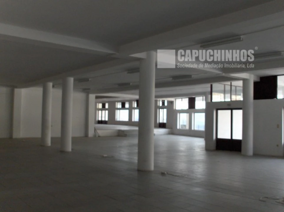 Loja para Venda em Castro Daire Foto 11