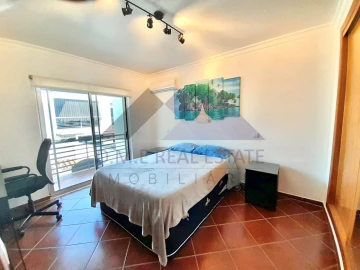 Moradia T5 para Venda em Vila Real de Santo Antonio