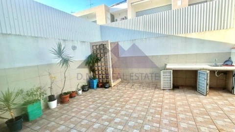 Moradia T5 para Venda em Vila Real de Santo Antonio