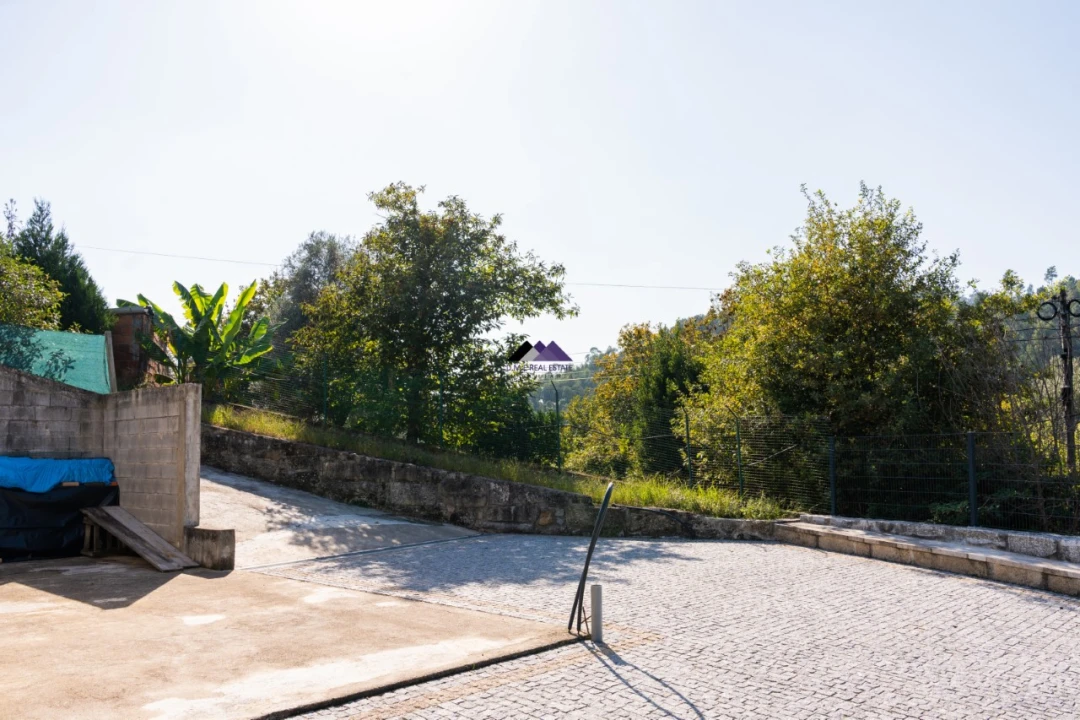 Moradia T2 para Venda em Goães Foto 53