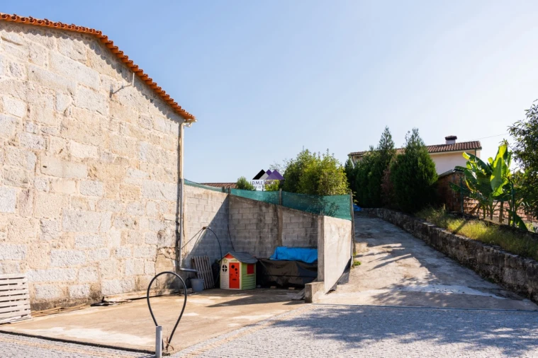 Moradia T2 para Venda em Goães Foto 52