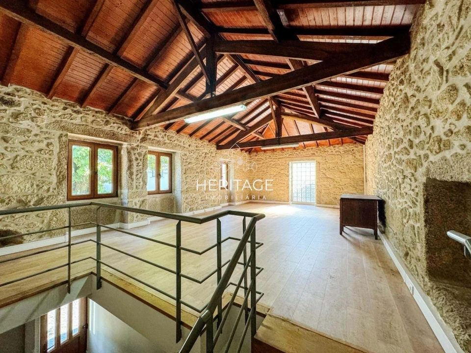 Negócio para Venda em Vila de Punhe Foto 1