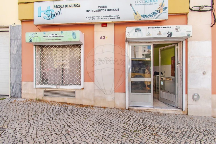 Loja para Arrendamento em Santa Iria de Azoia, São João da Talha e Bobadela Foto 14