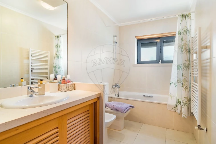 Moradia T5 para Venda em Porto Salvo Foto 18