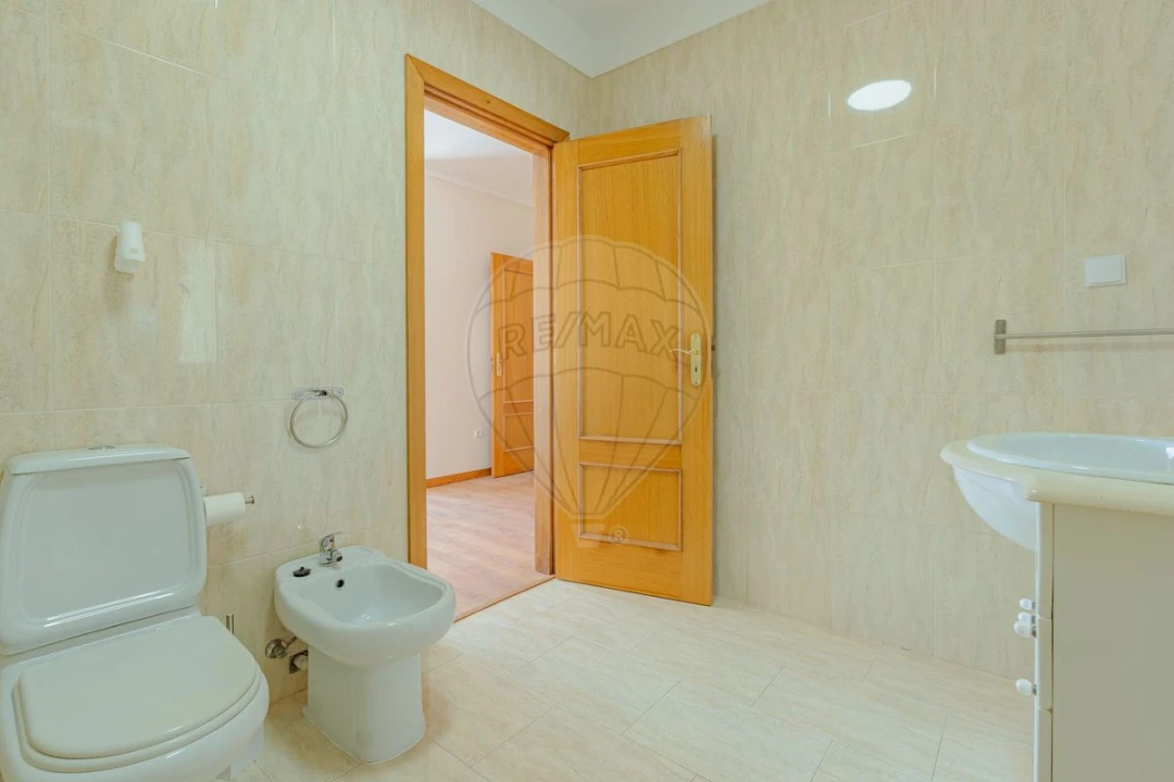 Apartamento T3 para Venda em Argoncilhe Foto 14