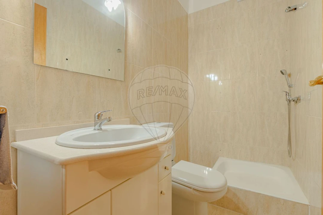 Apartamento T3 para Venda em Argoncilhe Foto 18