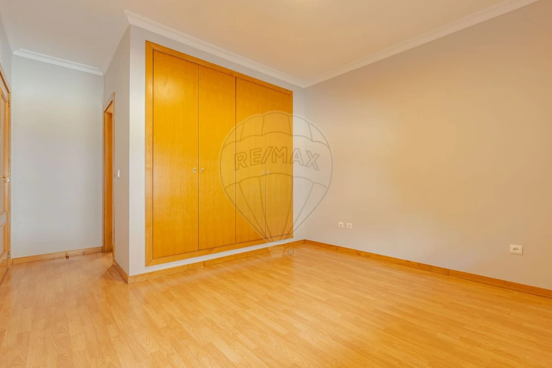 Apartamento T3 para Venda em Argoncilhe Foto 16