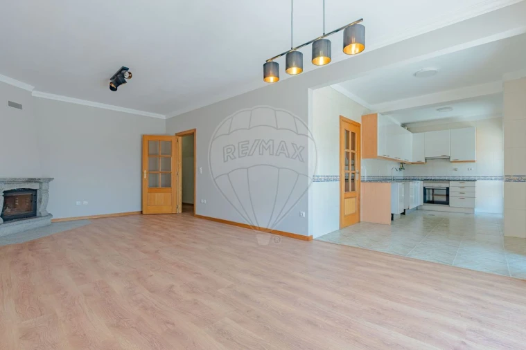 Apartamento T3 para Venda em Argoncilhe Foto 7