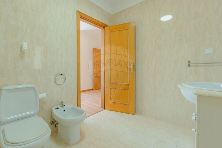 Apartamento T3 para Venda em Argoncilhe Foto 14