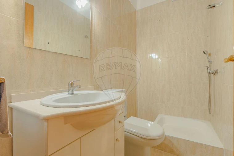 Apartamento T3 para Venda em Argoncilhe Foto 18