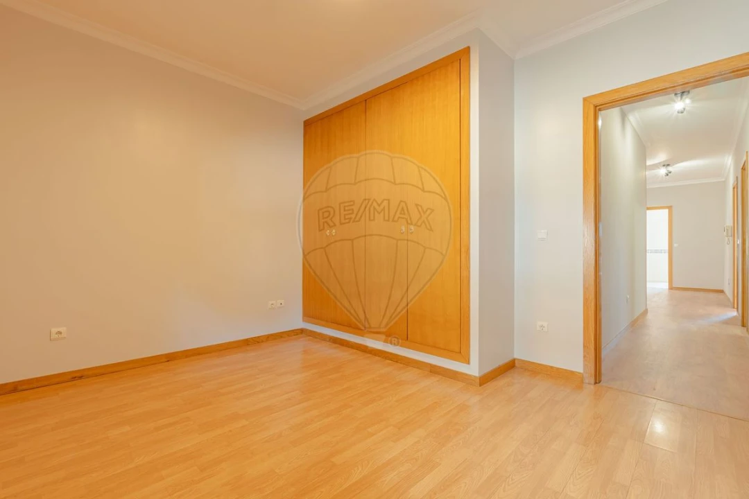 Apartamento T3 para Venda em Argoncilhe Foto 19