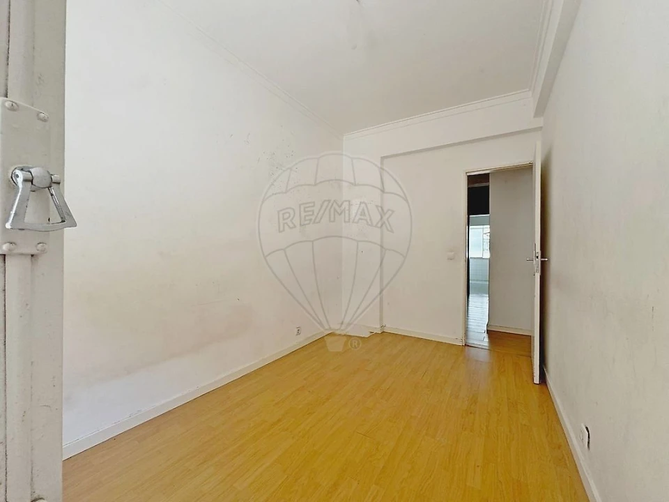 Apartamento T2 para Venda em Rio de Mouro Foto 8