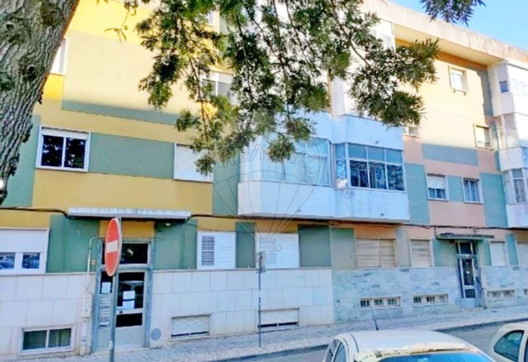 Apartamento T2 para Venda em Rio de Mouro Foto 5