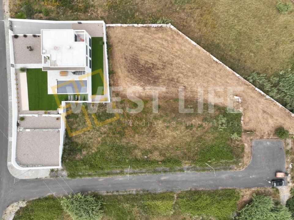 Terreno para Venda em Lourinhã e Atalaia Foto 2