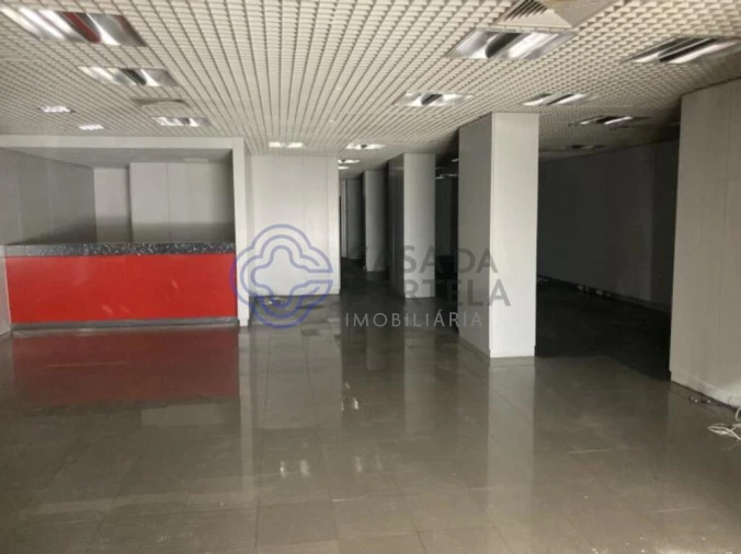 Loja para Venda em Cidade da Maia Foto 4