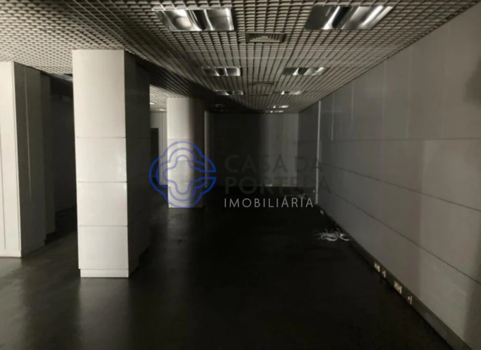 Loja para Venda em Cidade da Maia Foto 7