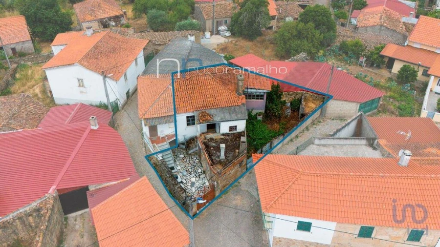 Moradia T2 para Venda em Ervedosa Foto 2