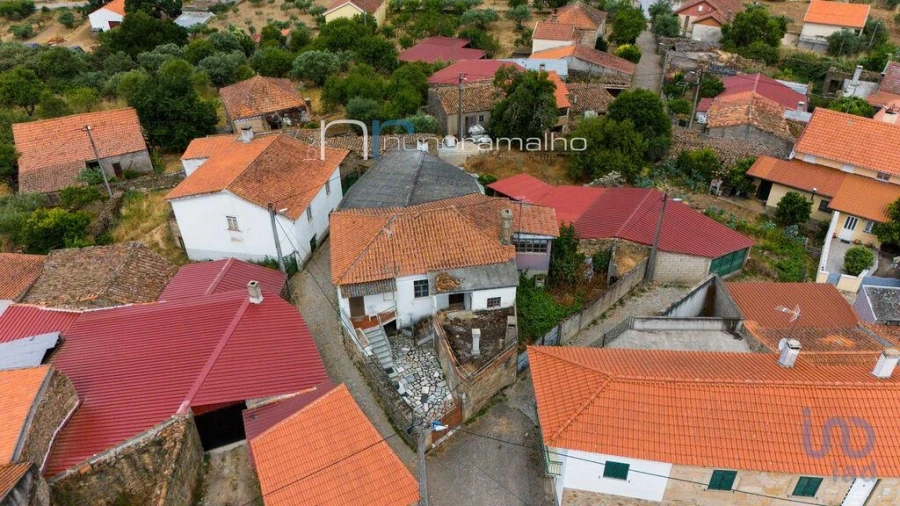 Moradia T2 para Venda em Ervedosa Foto 3