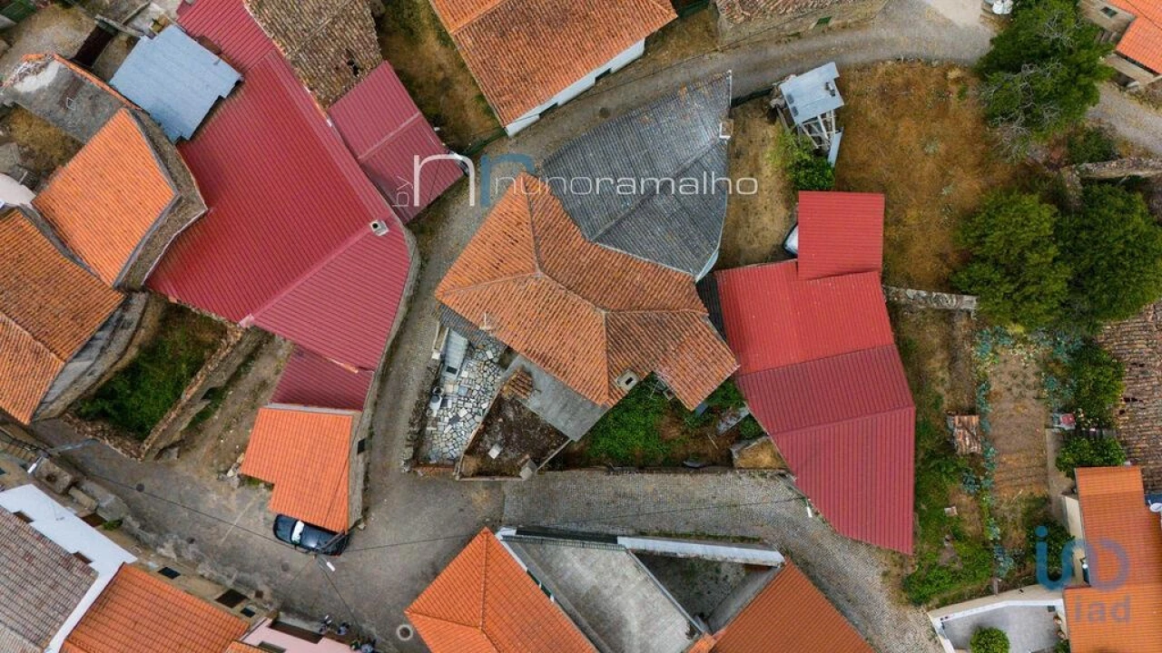 Moradia T2 para Venda em Ervedosa Foto 4