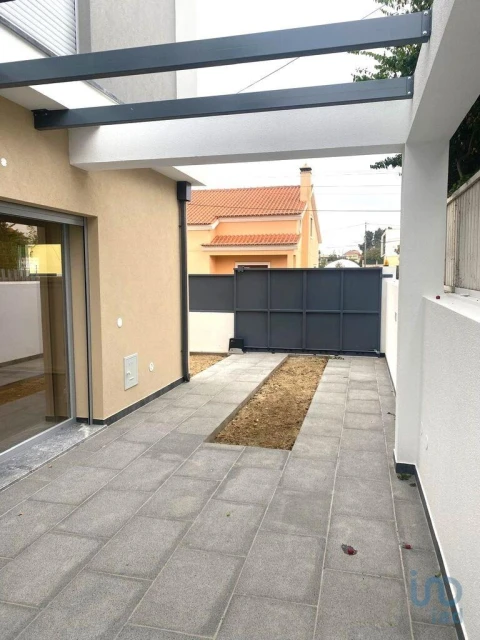 Moradia T3 para Venda em Fernao Ferro