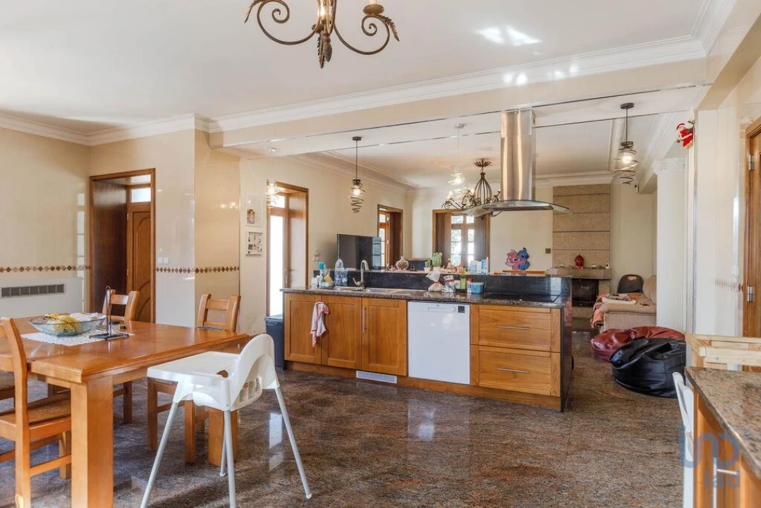 Moradia T5 para Venda em Lijo Foto 8