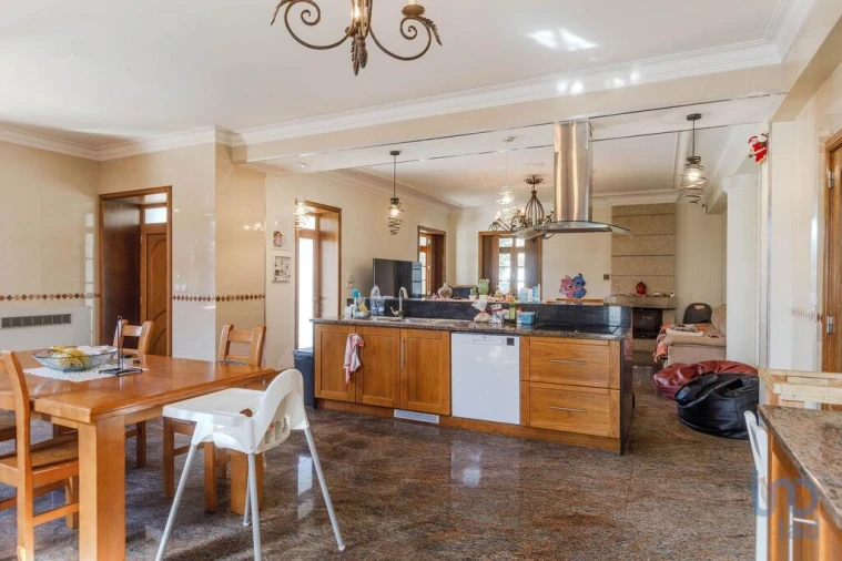 Moradia T5 para Venda em Lijo Foto 8