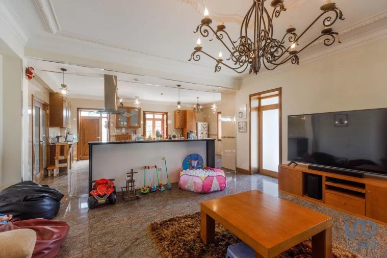 Moradia T5 para Venda em Lijo Foto 6