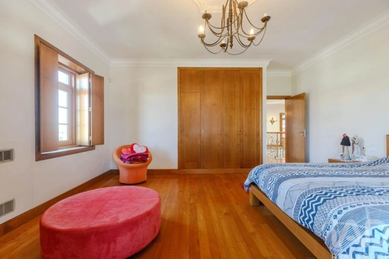 Moradia T5 para Venda em Lijo Foto 16