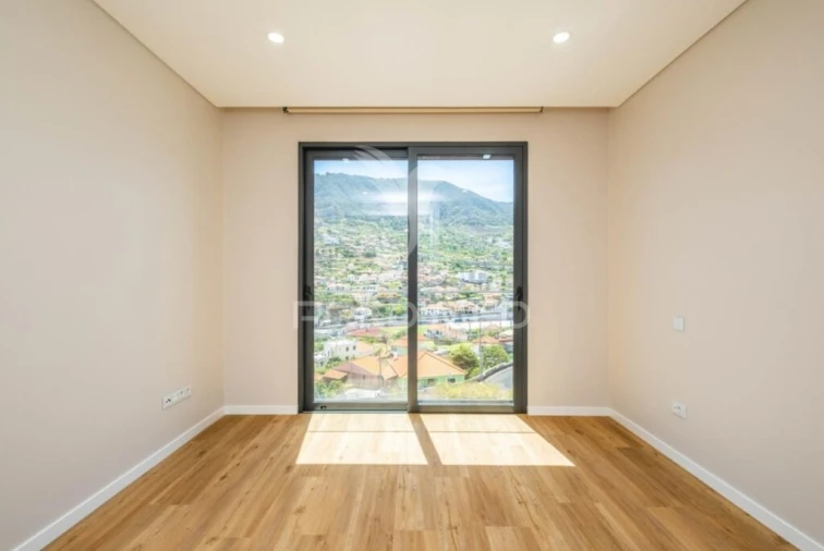 Moradia T3 para Venda em Machico Foto 8