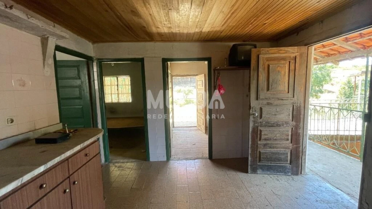 Moradia T2 para Venda em Noura e Palheiros Foto 6