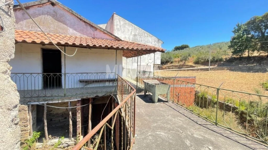 Moradia T2 para Venda em Noura e Palheiros Foto 12